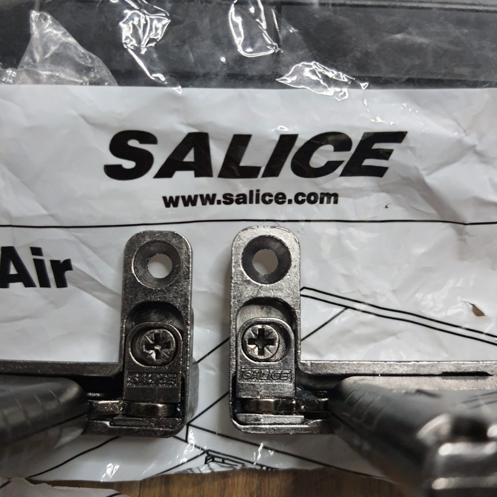 bản lề âm trên dưới Salice